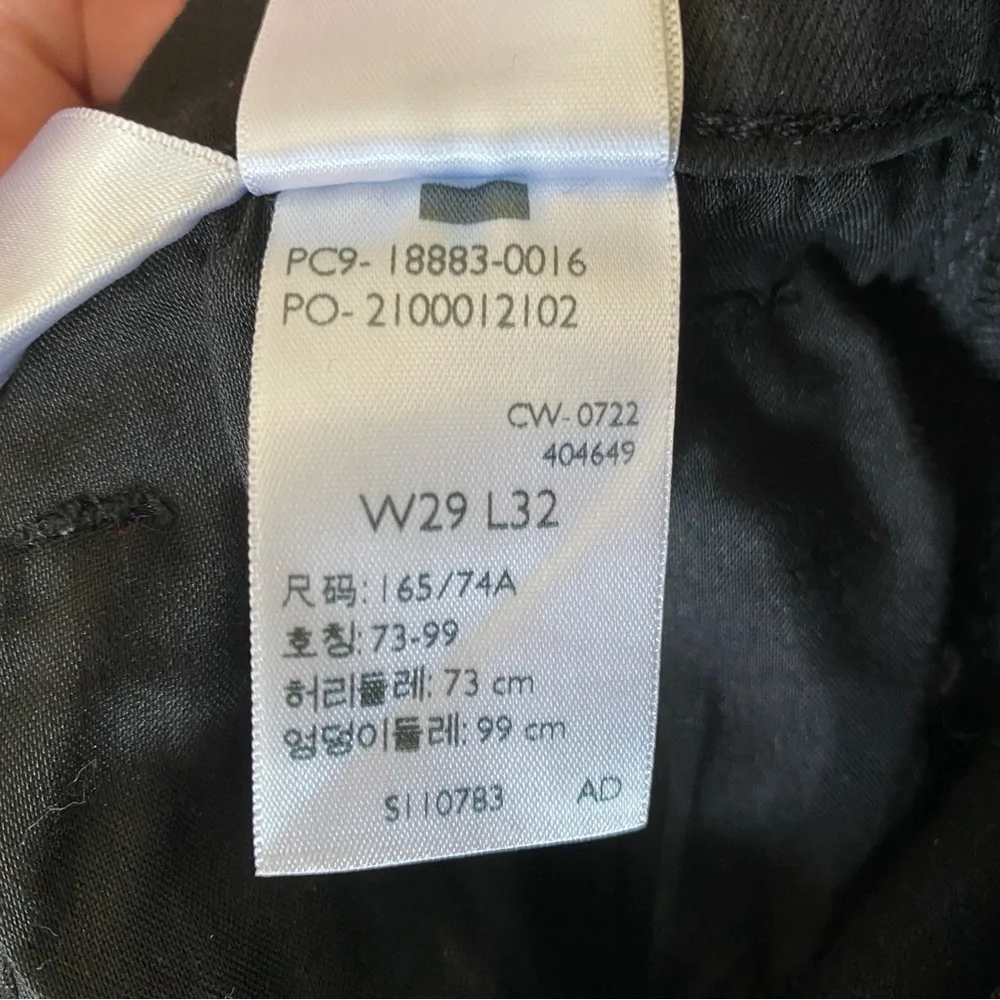 Levi's Women's Straight Leg Jeans - Black - Picture 12 of 16